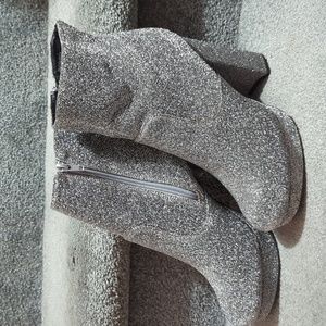 Madden Girl Metallic Silver Women's Boots, Size 9M.